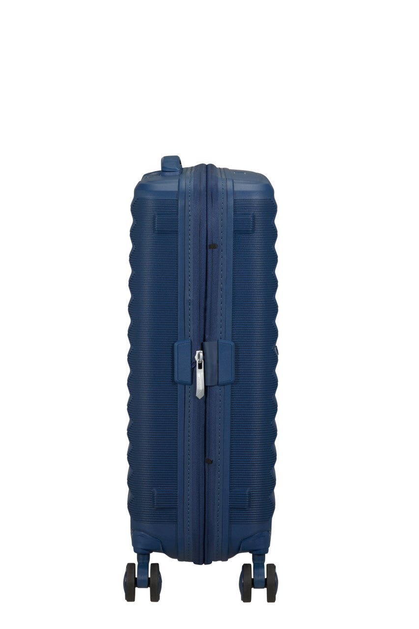 American Tourister FastForward Spinner Expandable 55cm - KaryKase