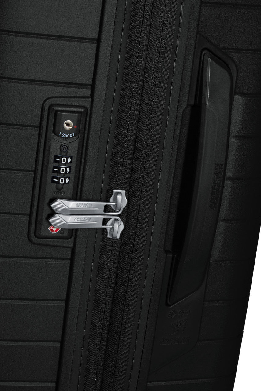 American Tourister FastForward Spinner Expandable 55cm - KaryKase