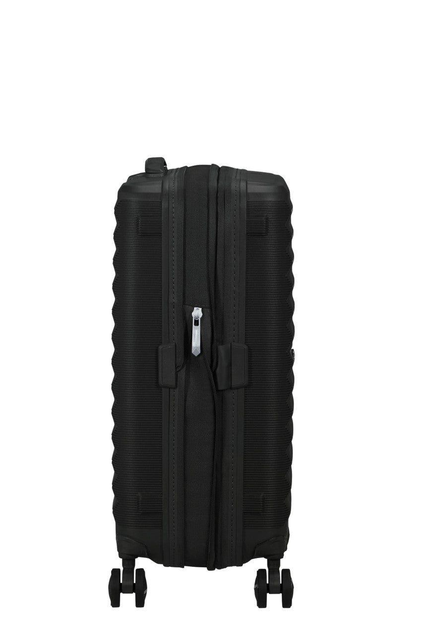 American Tourister FastForward Spinner Expandable 55cm - KaryKase