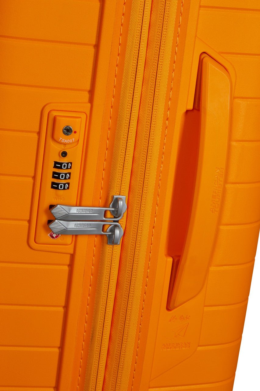 American Tourister FastForward Spinner Expandable 78cm - KaryKase