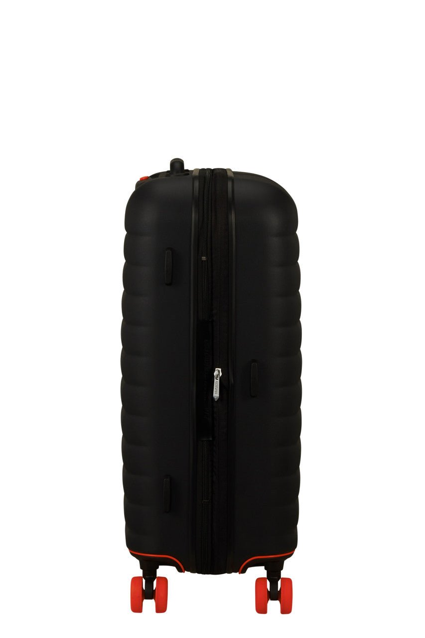American Tourister Neovibe Expandable Spinner 67cm - KaryKase