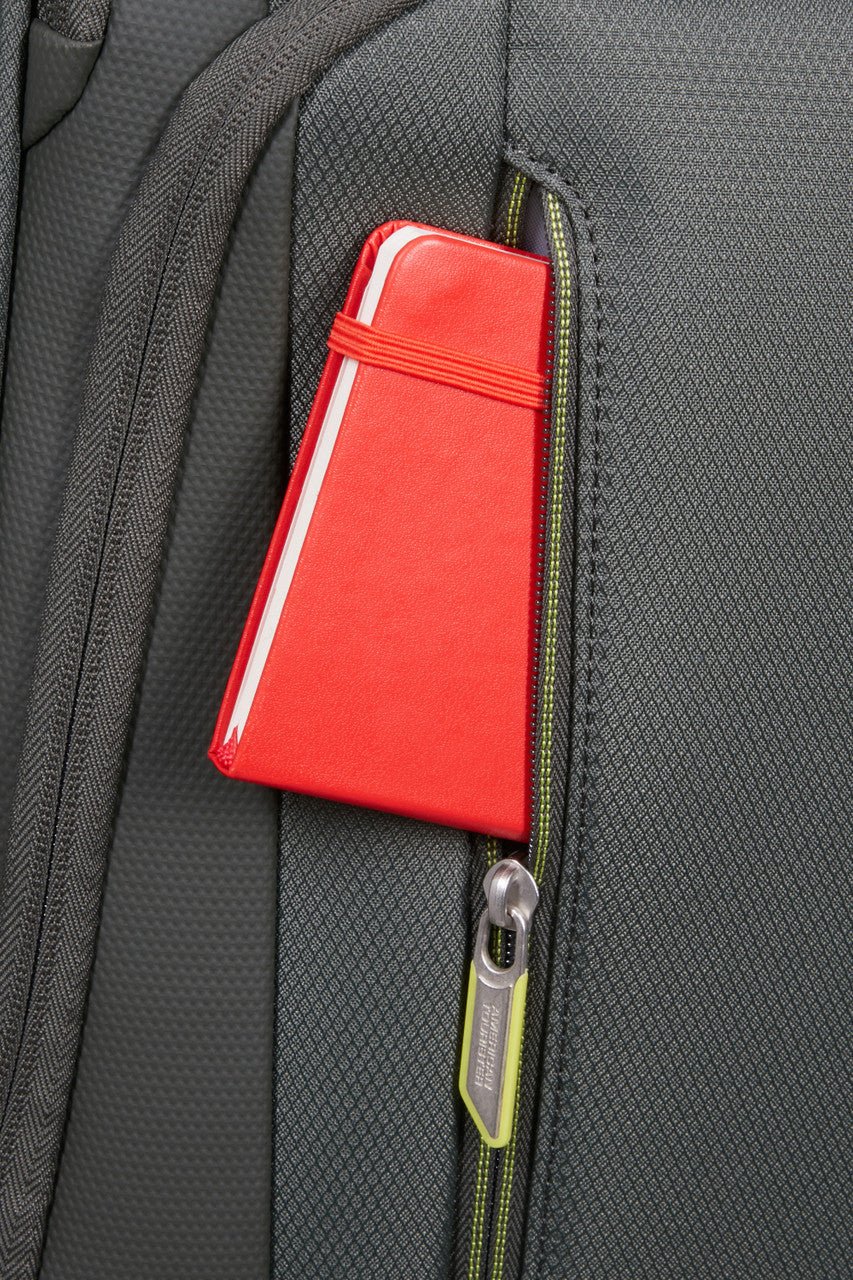 American Tourister Wanderlite Spinner Expandable 55cm - KaryKase