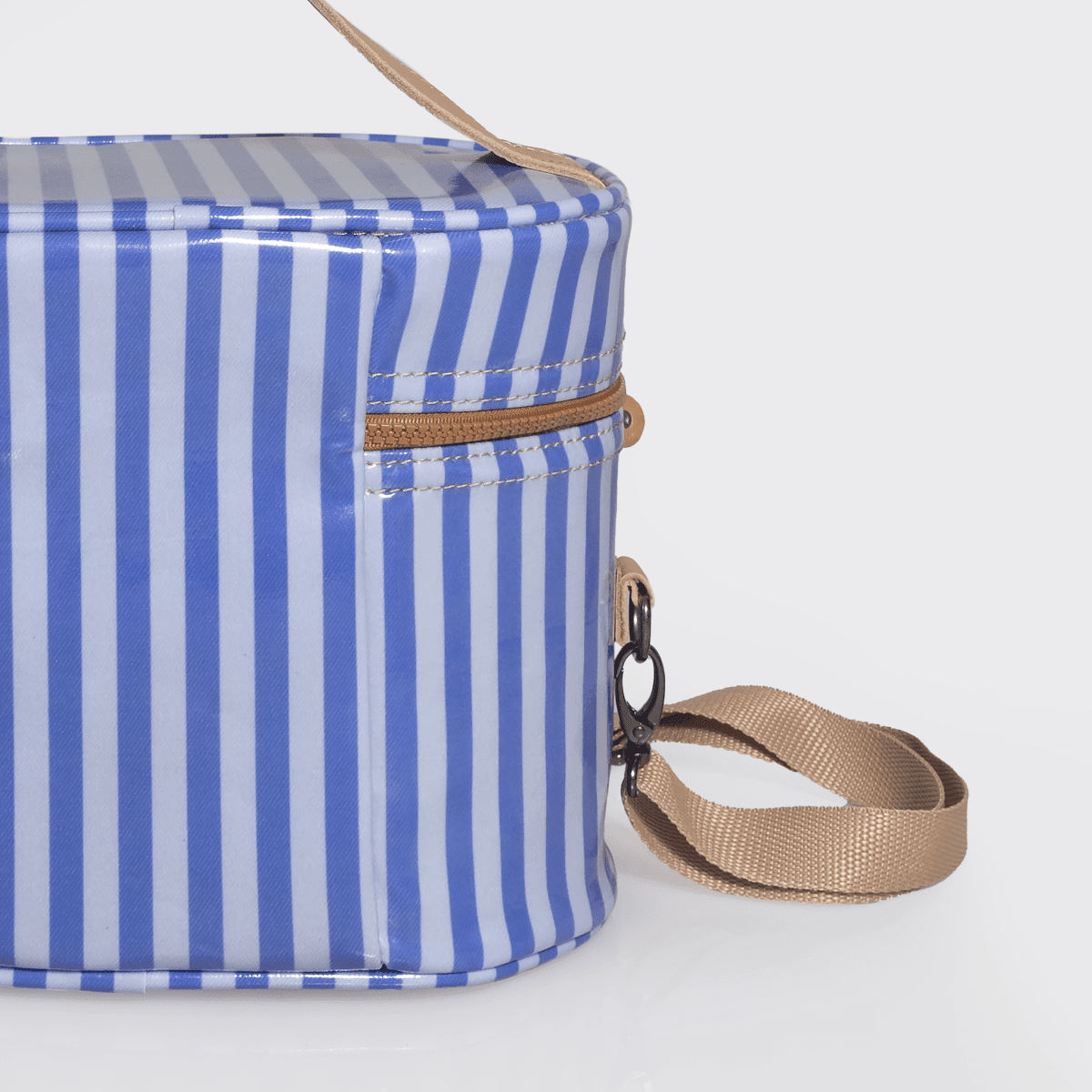 Thandana Laminated Fabric Bougie Vanity Bag | Black - KaryKase