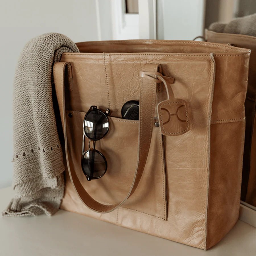 Thandana Zippered Travel Tote Leather Handbag - KaryKase