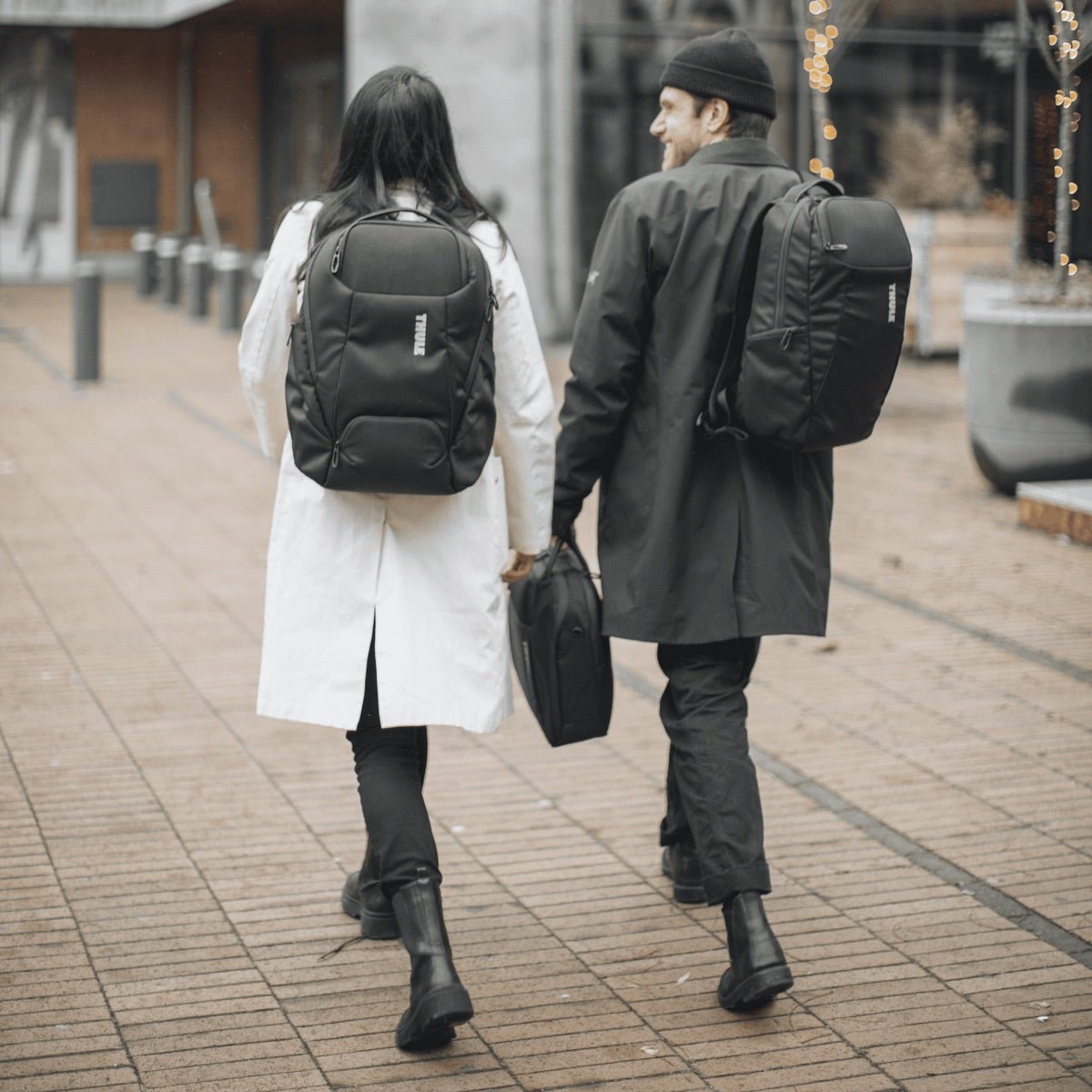 Thule Accent 17L Convertible Laptop Bag | Black - KaryKase