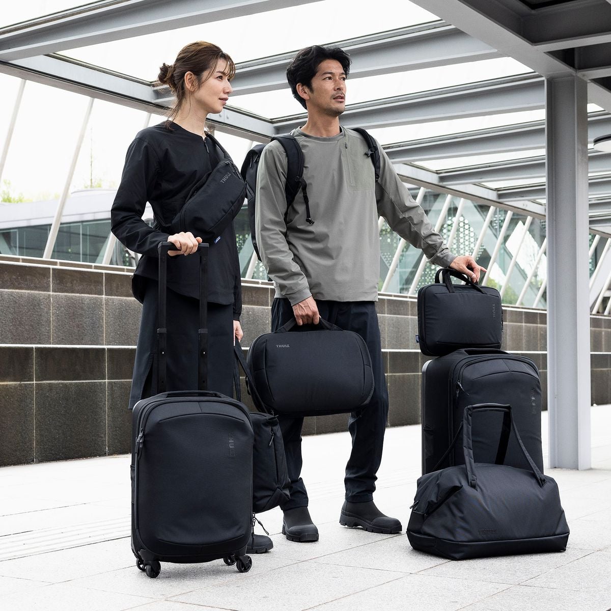 Thule Subterra 2 Laptop and Tablet Attaché 14inch | Black - KaryKase