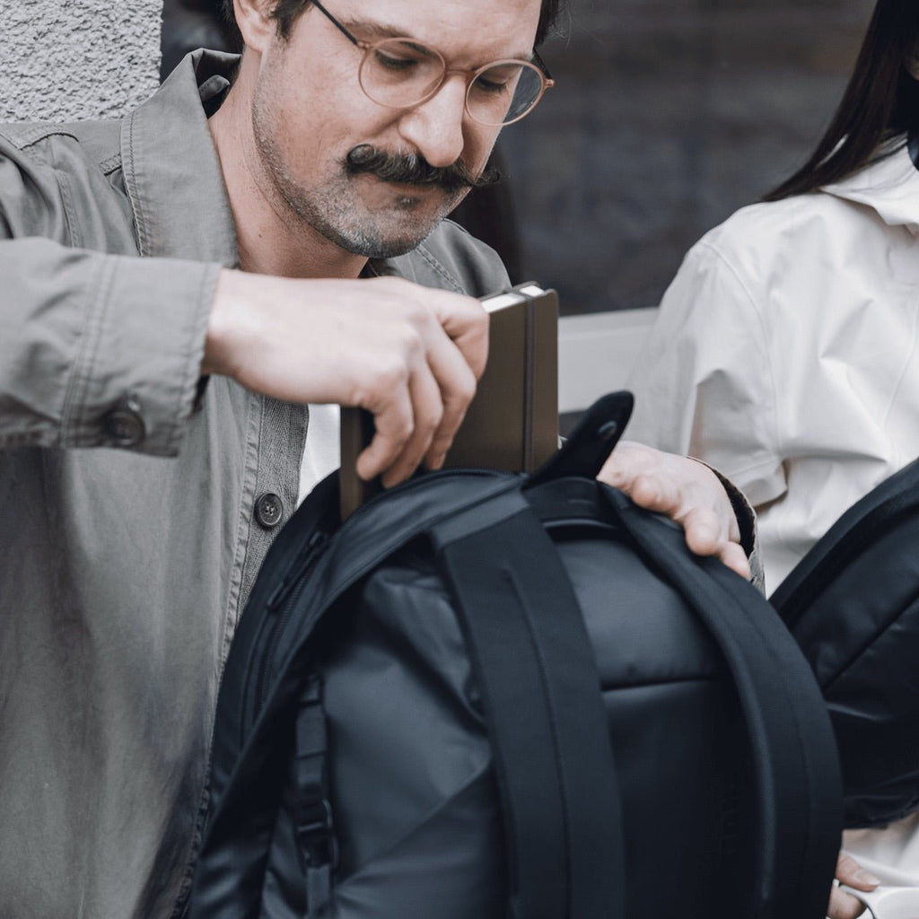 Thule Tact Backpack 21L | Black - KaryKase
