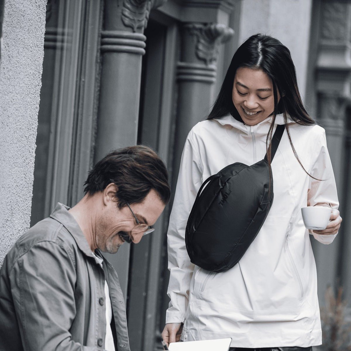 Thule Tact Crossbody 5L | Black - KaryKase