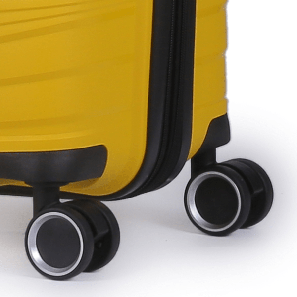 Pierre Cardin Montpellier 66cm Medium Spinner | Red - KaryKase